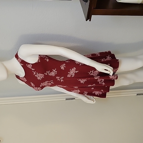 5/$25 Mudd Oxblood Rose Floral Sleeveless Tank Micro Tennis Dress - Picture 2 of 7